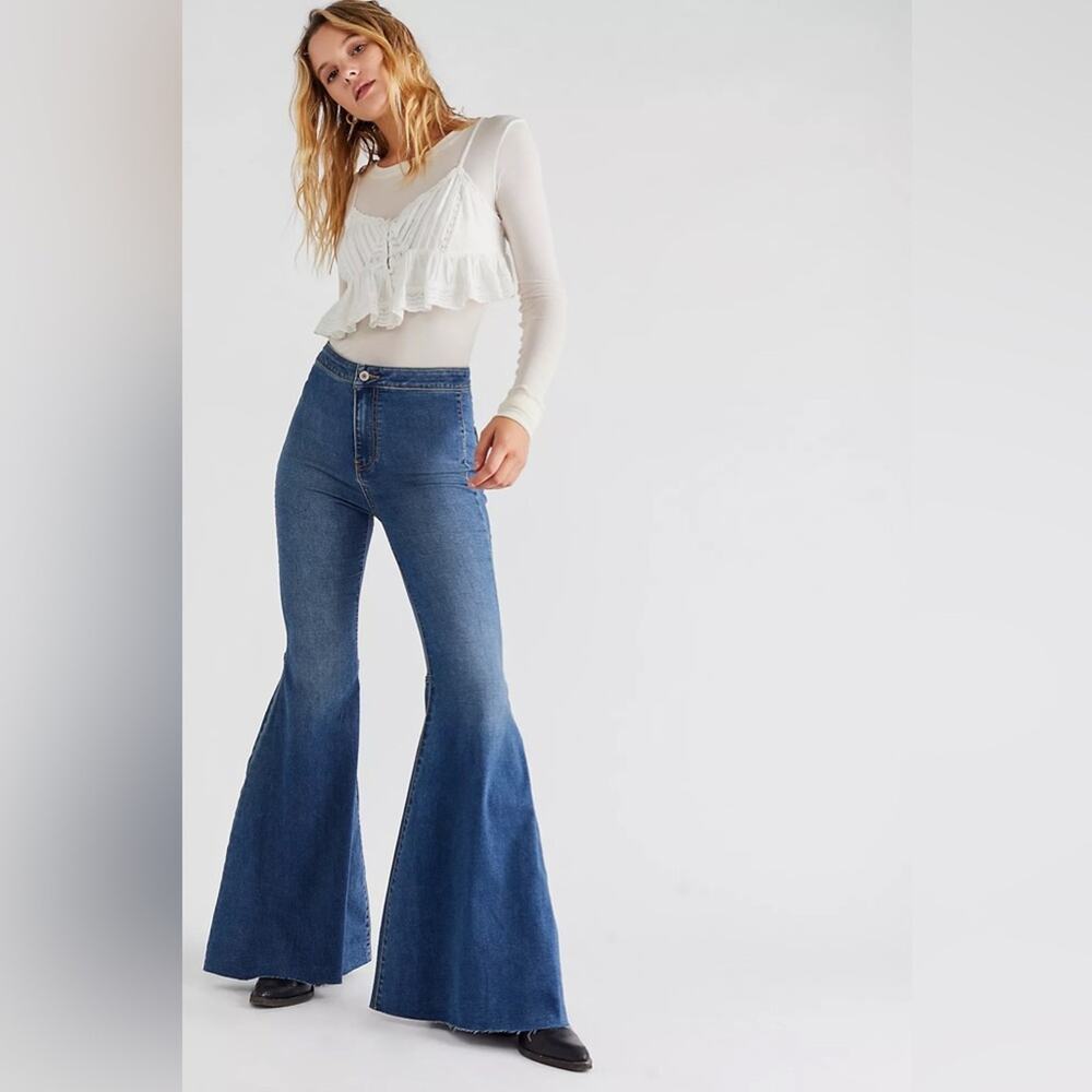 We The Free Just Float On Flare Jeans Size 29